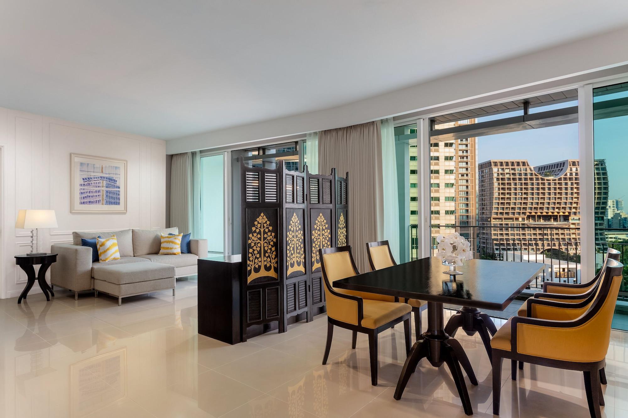 Dusit Ratchadamri, Khách sạn