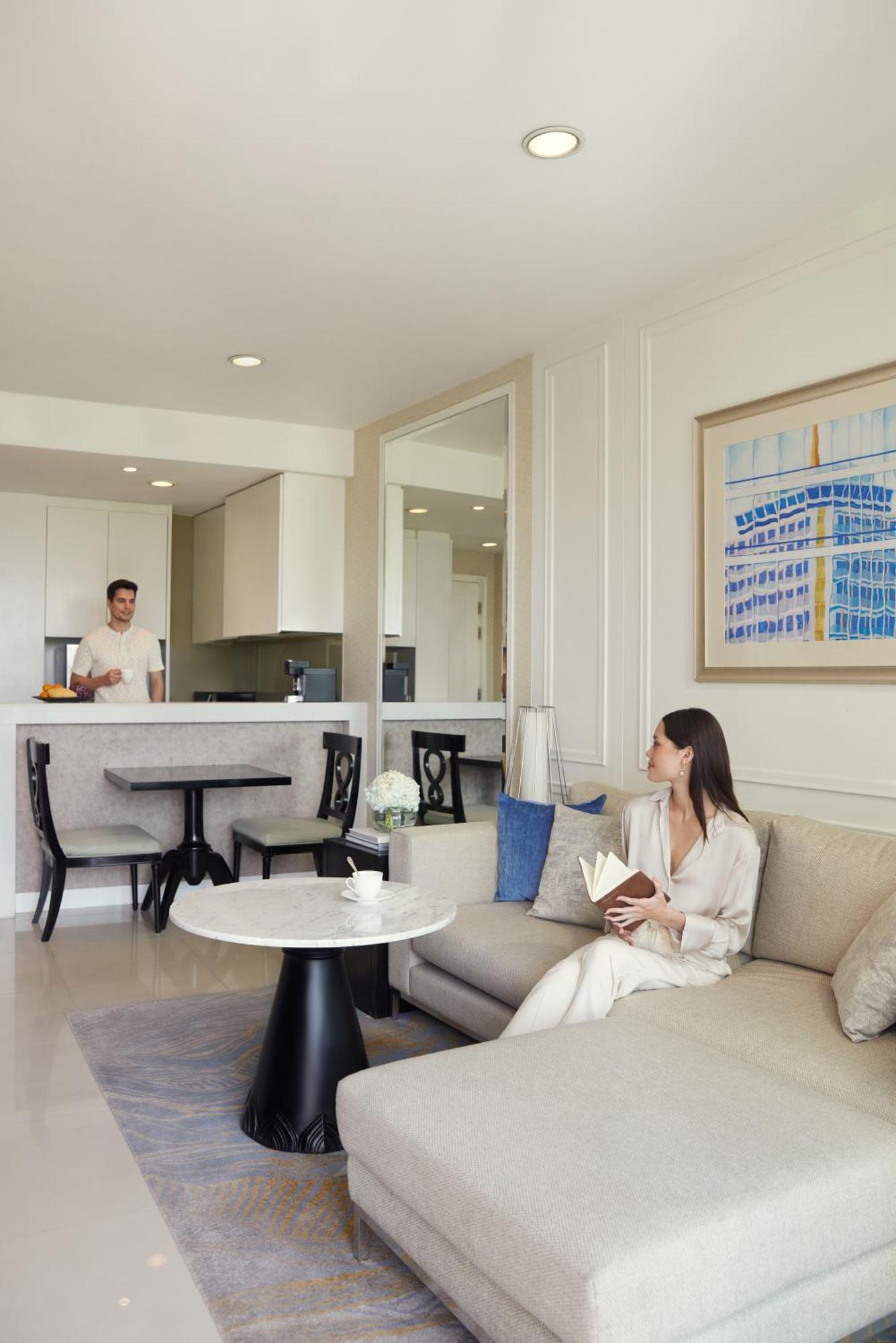 Dusit Ratchadamri, Khách sạn