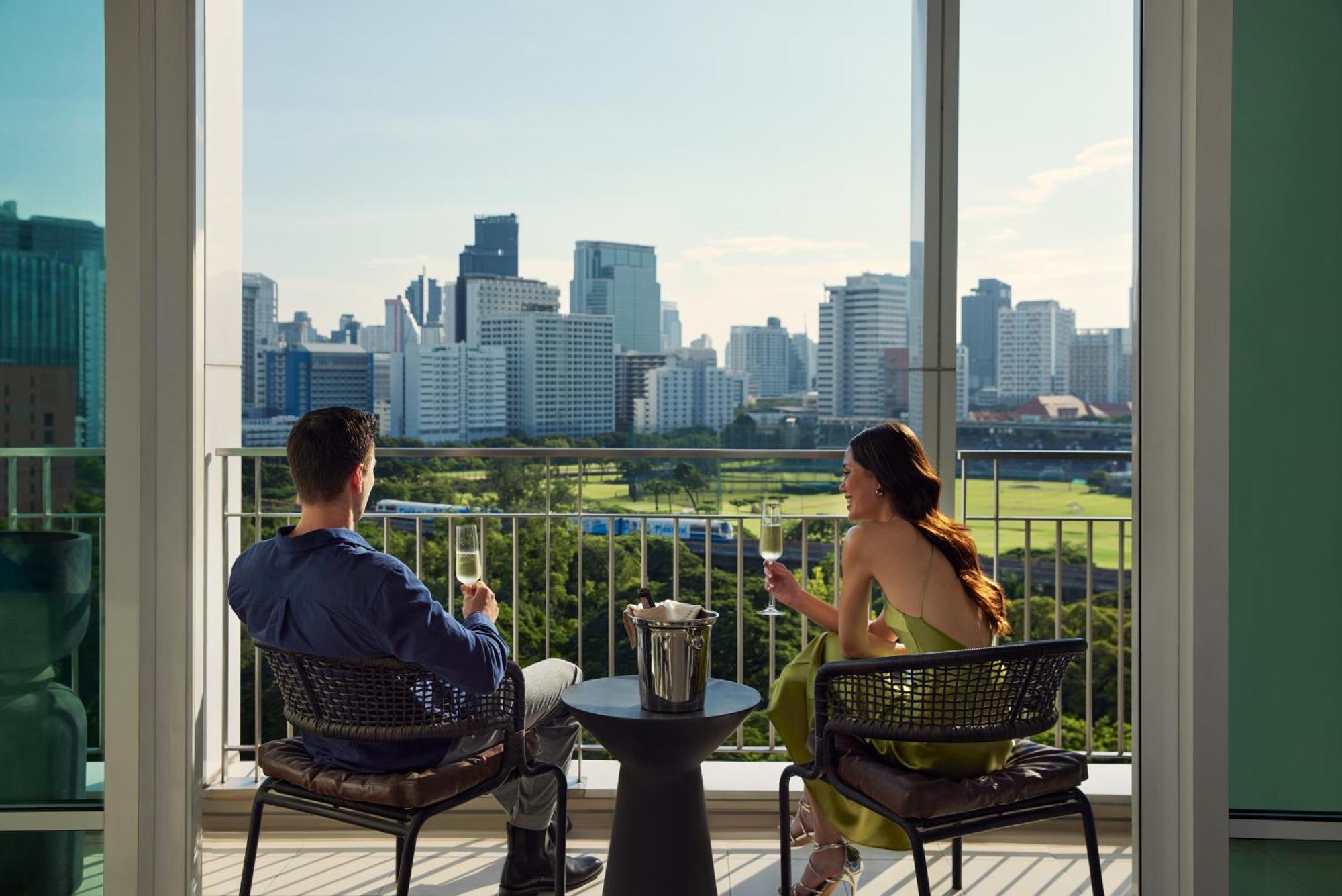 Dusit Ratchadamri, Khách sạn Bangkok